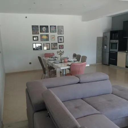Holidayhouse Ljubica Apartamento *